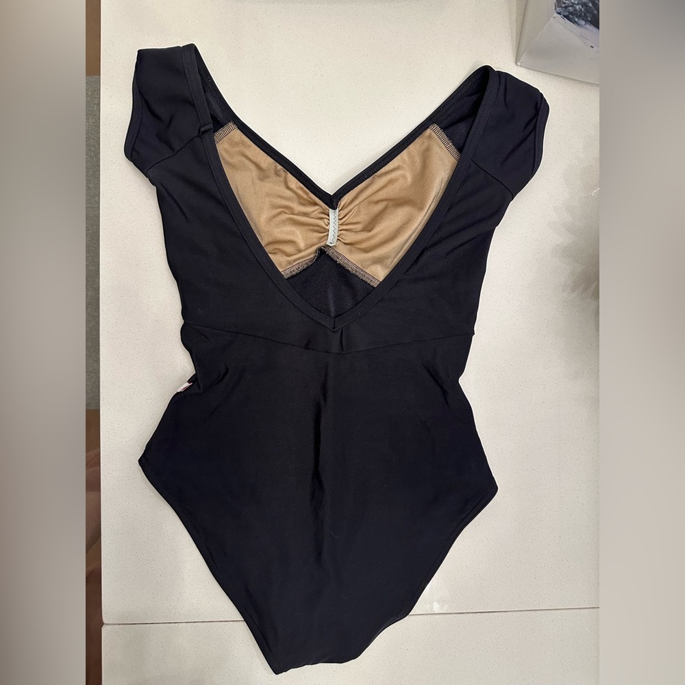 Black XS Yumiko - Picture 2 of 2